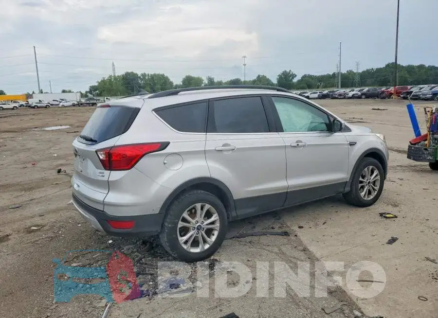 1FMCU9H99KUB35347 Photo# 3