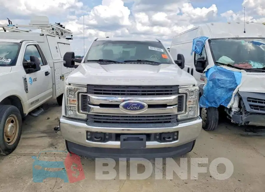 1FT7W2BT4JEB38855 Photo# 5