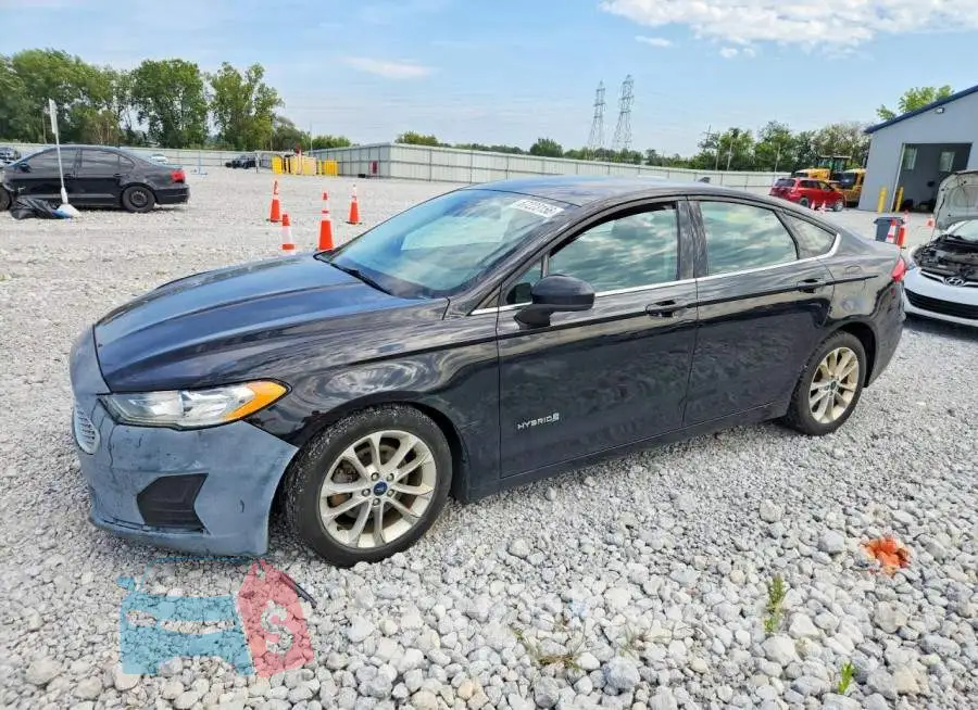 3FA6P0LU9KR281891 Photo# 1