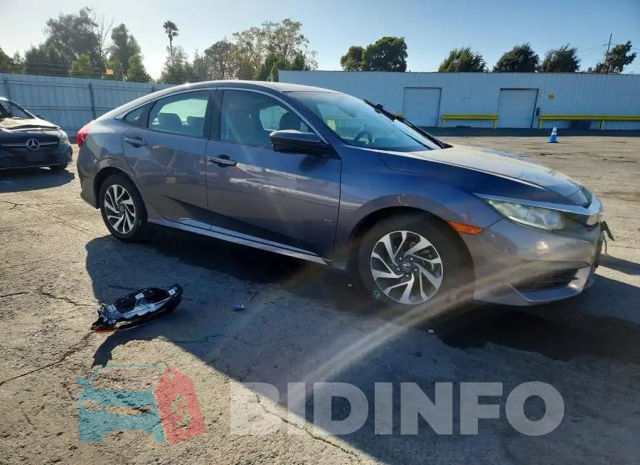 19XFC2F73HE232015 Photo# 4
