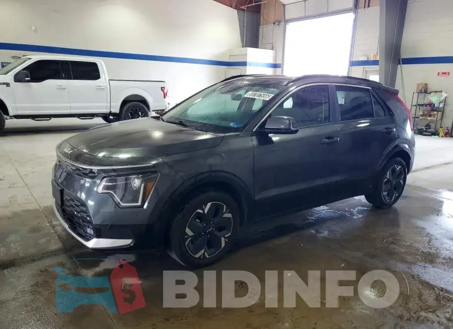 KNDCR3L1XR5113365 Photo# 1