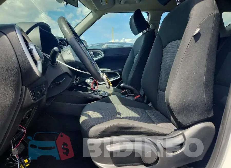 KNDJ23AU4M7769373 Photo# 7