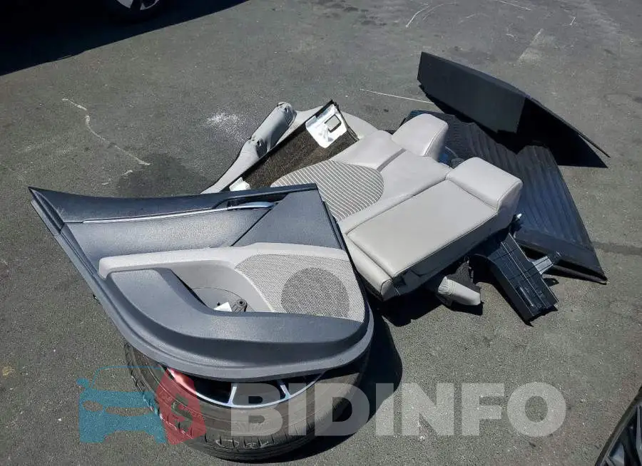 4T1G31AK3MU561072 Photo# 12