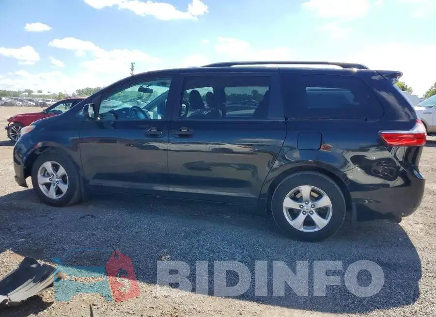 5TDZZ3DCXHS844347 Photo# 2