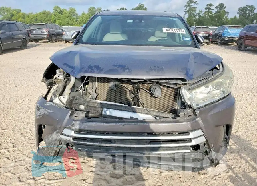 5TDZZRFH8JS245917 Photo# 5