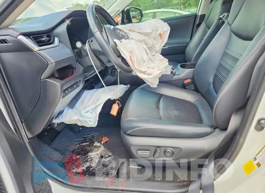 JTMY1RFV2LD057126 Photo# 7