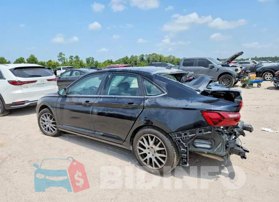 3VW7M7BU1RM072747 Photo# 2