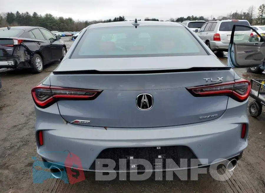 19UUB6F51SA004154 Photo# 6