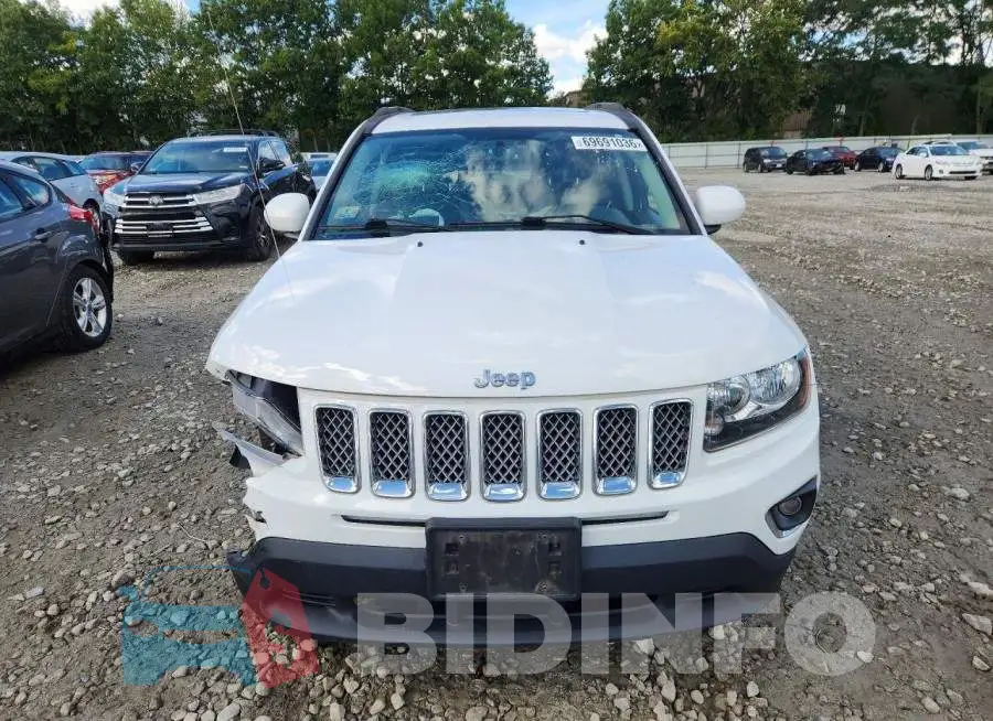 1C4NJDEB9HD176165 Photo# 5