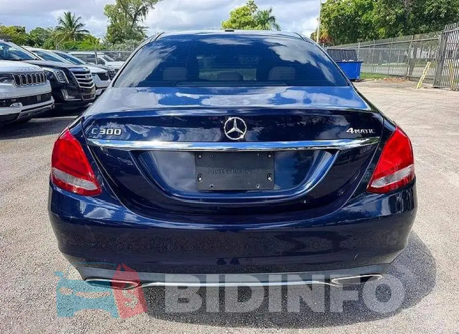 55SWF4KB8JU242678 Photo# 6