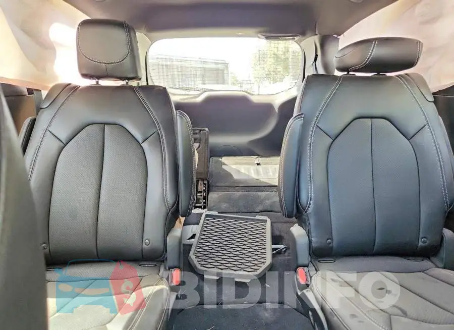 2C4RC1CG7TR161307 Photo# 10
