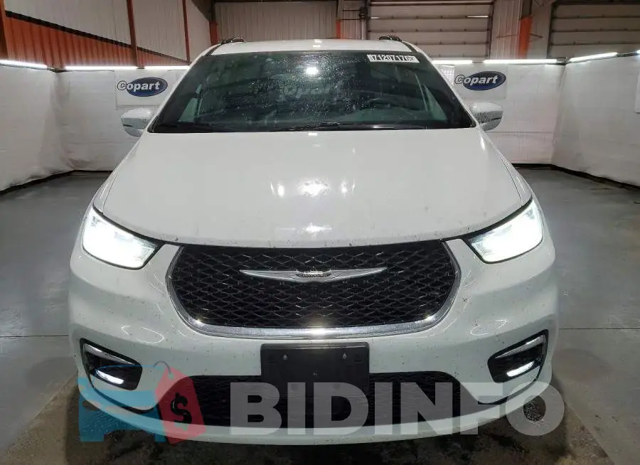 2C4RC3FG9NR127170 Photo# 5
