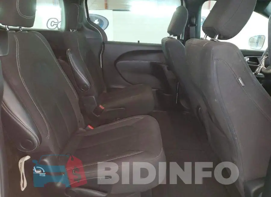 2C4RC3FG9NR127170 Photo# 11