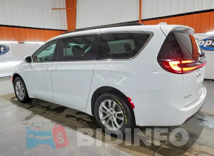 2C4RC3FG9NR127170 Photo# 2