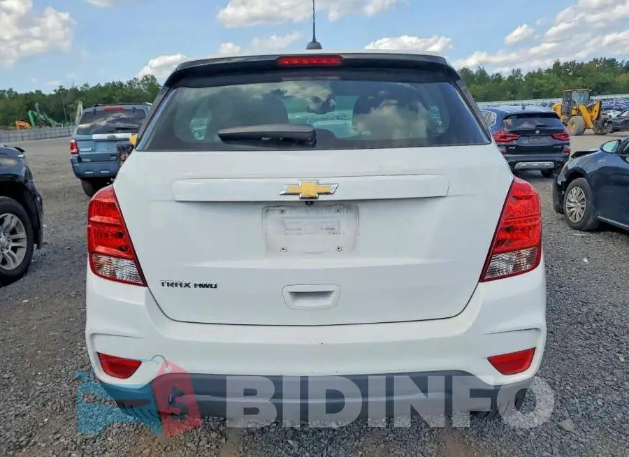 KL7CJNSB9JB700043 Photo# 6