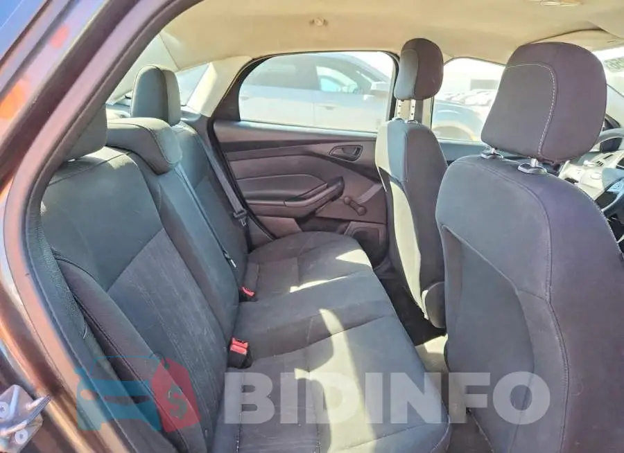 1FADP3E2XJL276099 Photo# 10