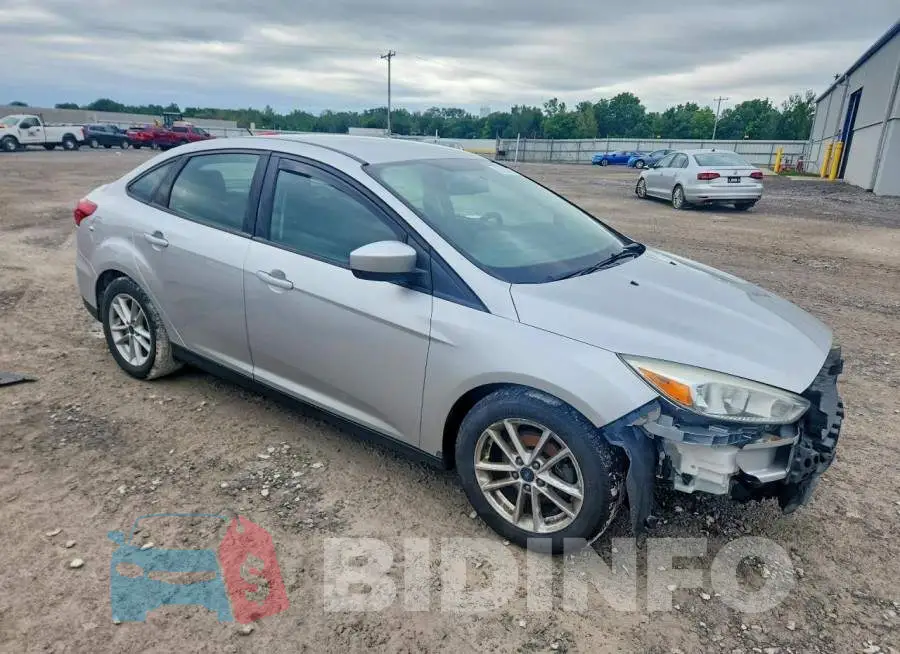 1FADP3F26JL309405 Photo# 4