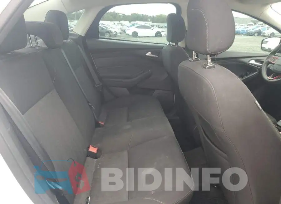 1FADP3F2XJL209159 Photo# 10