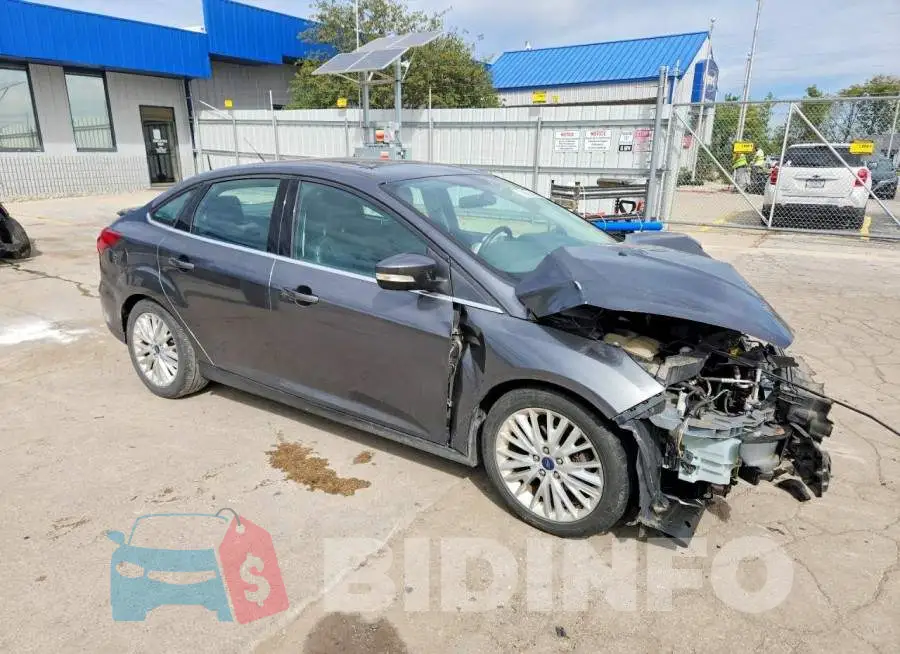 1FADP3J29JL222329 Photo# 4