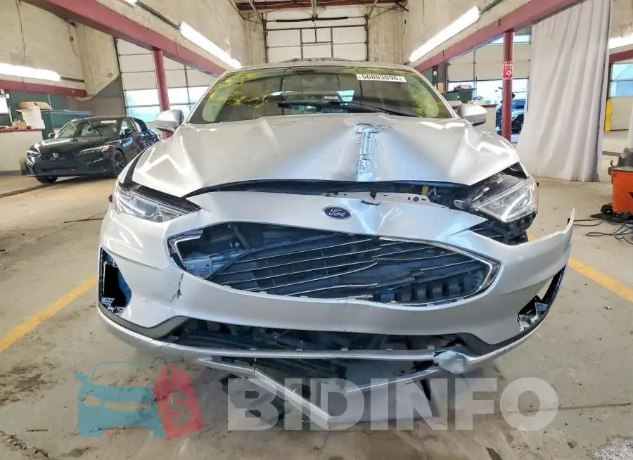 3FA6P0T9XKR260303 Photo# 5