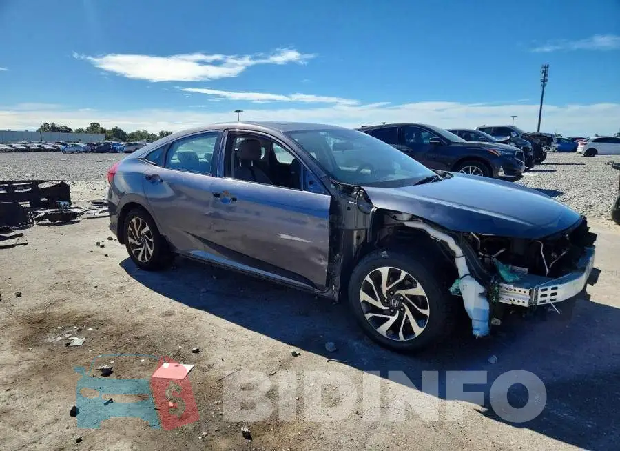 19XFC2F82HE005410 Photo# 4