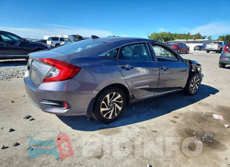 19XFC2F82HE005410 Photo# 3