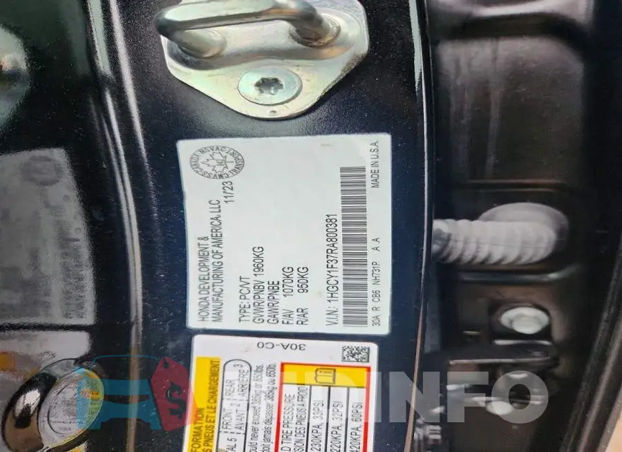 1HGCY1F37RA800381 Photo# 13