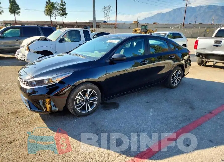 3KPF24AD5RE818079 Photo# 1