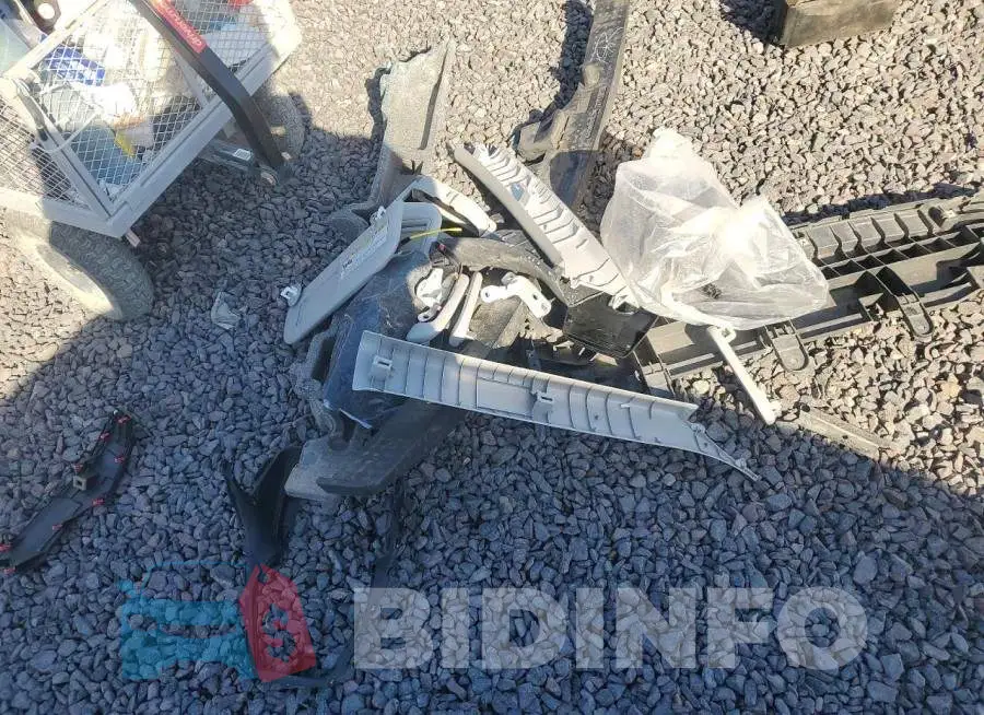 2T3G1RFV2RC411588 Photo# 13