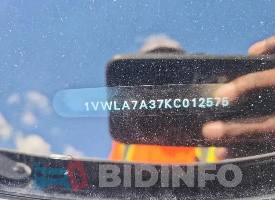 1VWLA7A37KC012575 Photo# 13