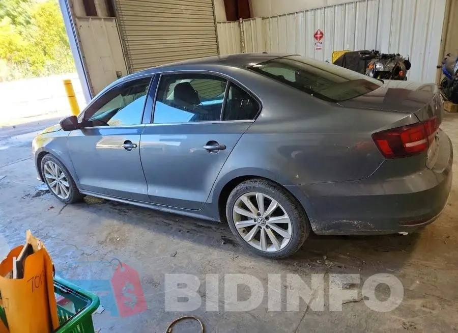 3VW2B7AJ4HM273497 Photo# 2