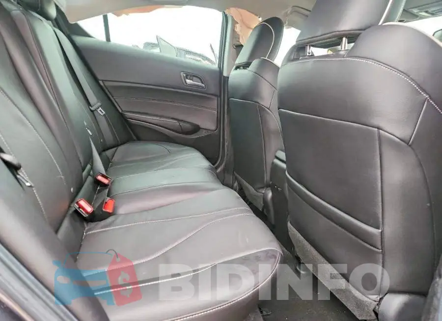 19UDE2F70KA010884 Photo# 10