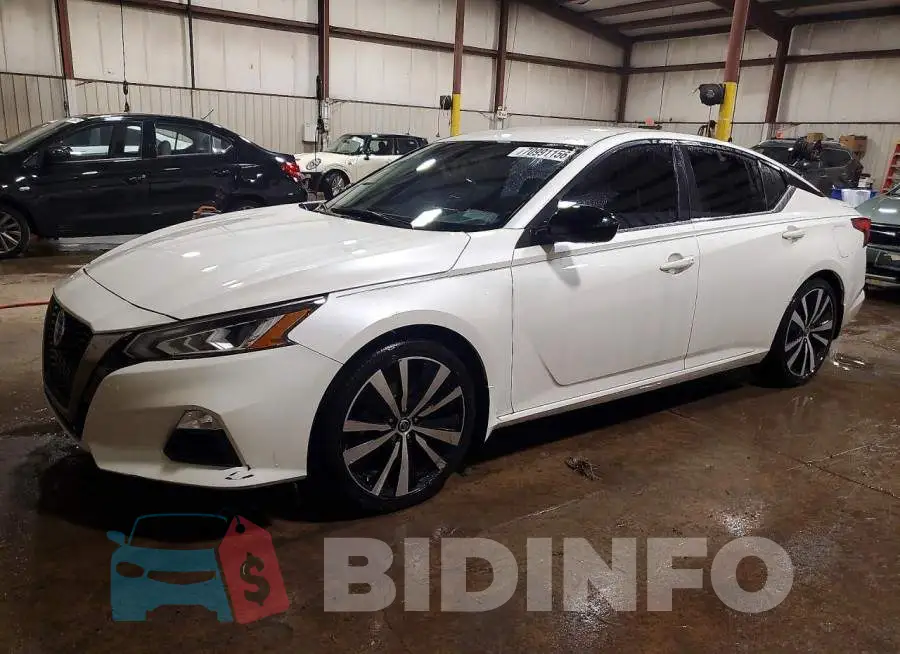 1N4BL4CV5KC137585 Photo# 1