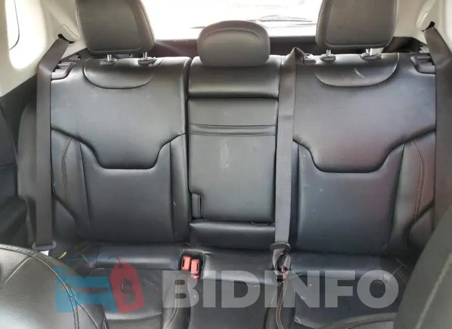 3C4NJDCB5LT127227 Photo# 10