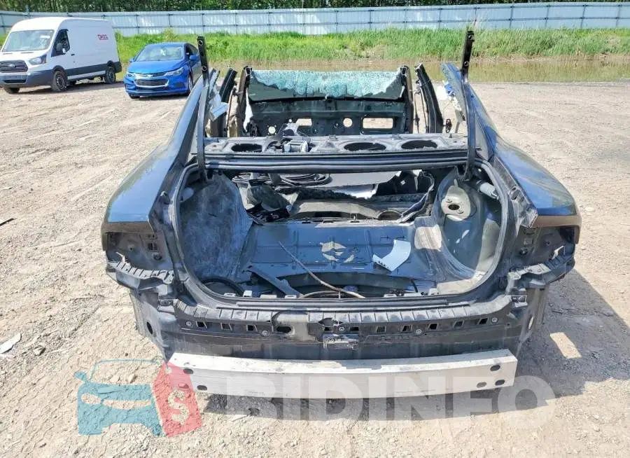 2C3CDXGJ0JH135084 Photo# 6