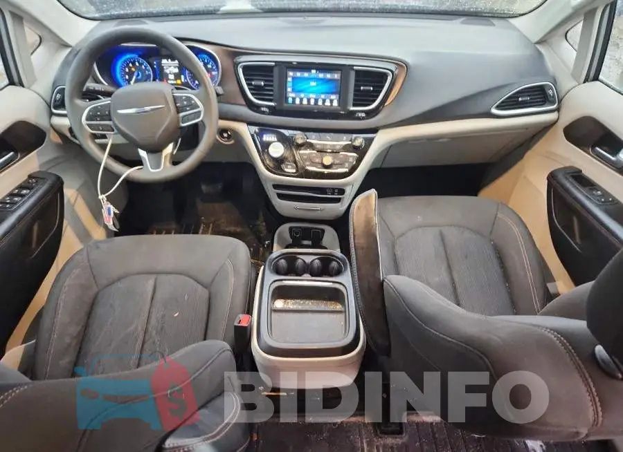 2C4RC1FG5JR125737 Photo# 8