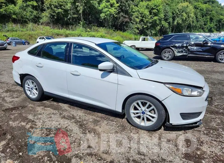 1FADP3F21JL279892 Photo# 4