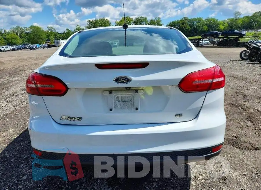 1FADP3F21JL279892 Photo# 6