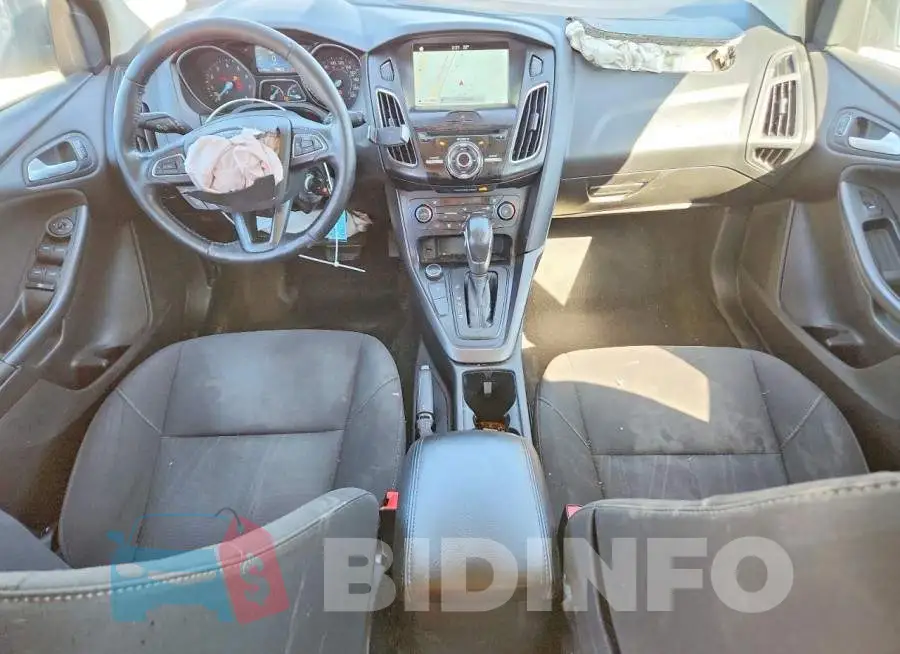 1FADP3M21HL250311 Photo# 8
