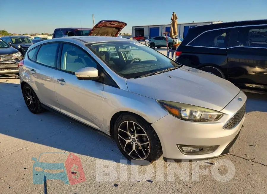 1FADP3M27HL276542 Photo# 4