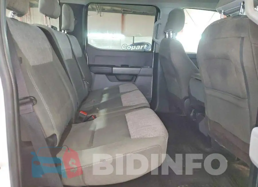 1FT8W3BN1PEC59587 Photo# 10