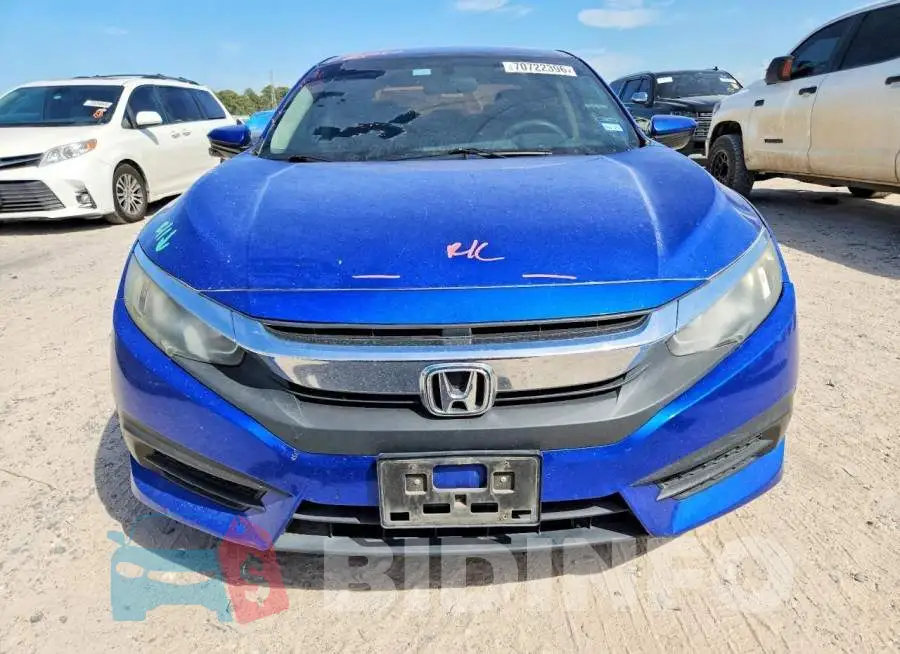 19XFC2F77JE039517 Photo# 5