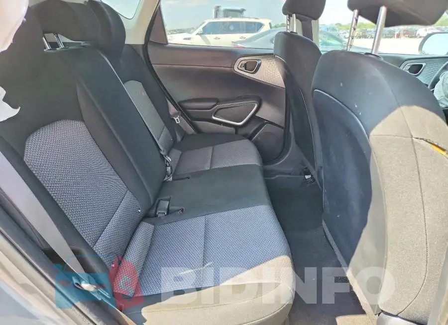 KNDJ23AU9R7898331 Photo# 10
