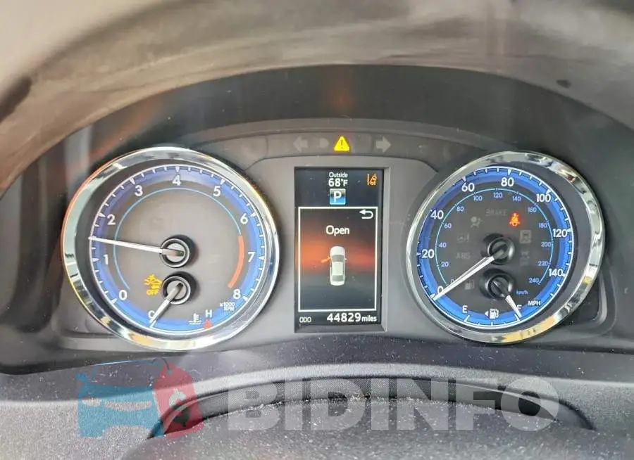 2T1BURHE0JC982010 Photo# 9