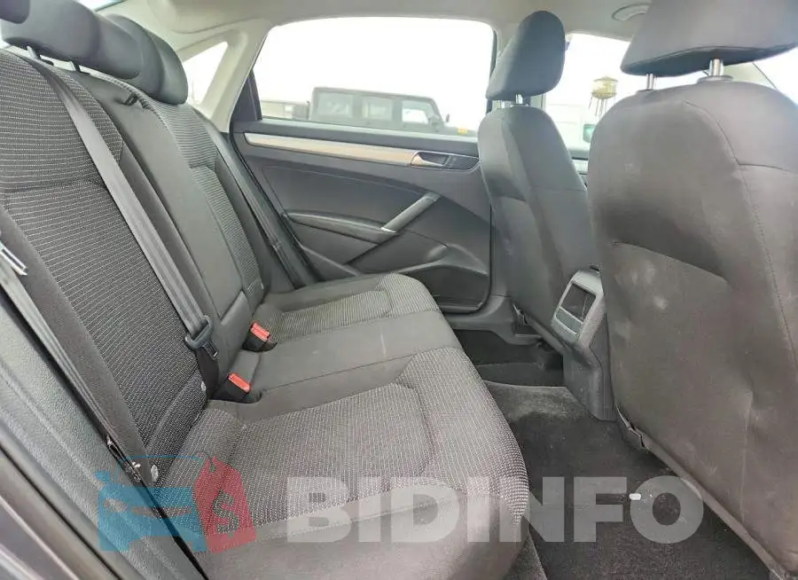 1VWAT7A33HC029416 Photo# 10