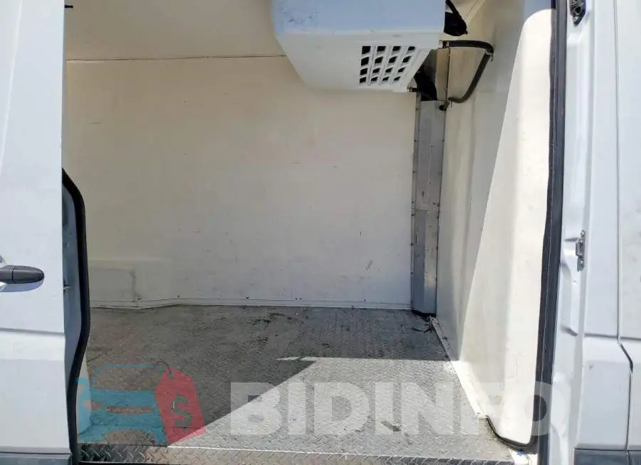 WD3PE7CD0HP412181 Photo# 11