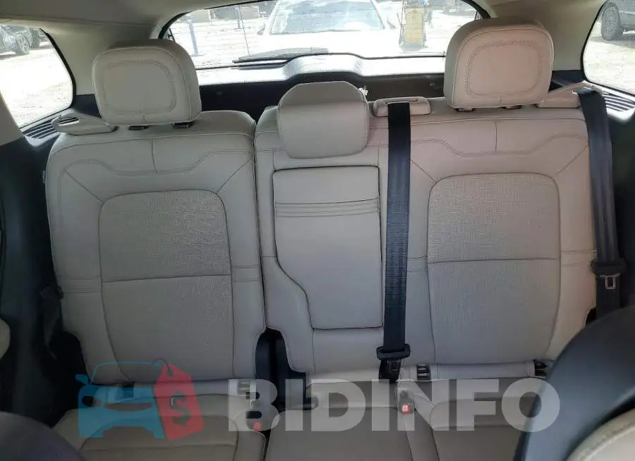 5LMCJ2CA8SUL04529 Photo# 10