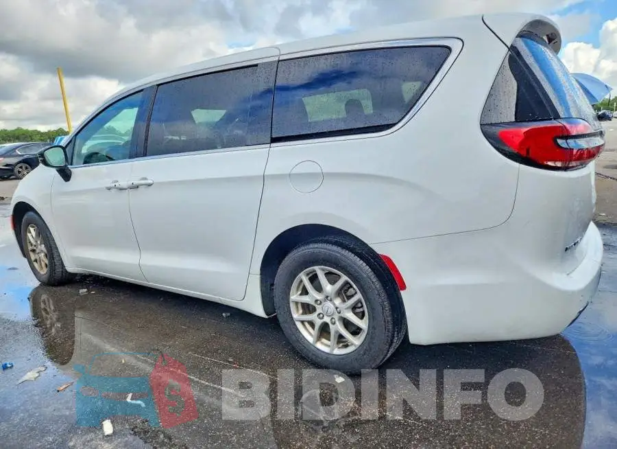 2C4RC1BG2TR182616 Photo# 2