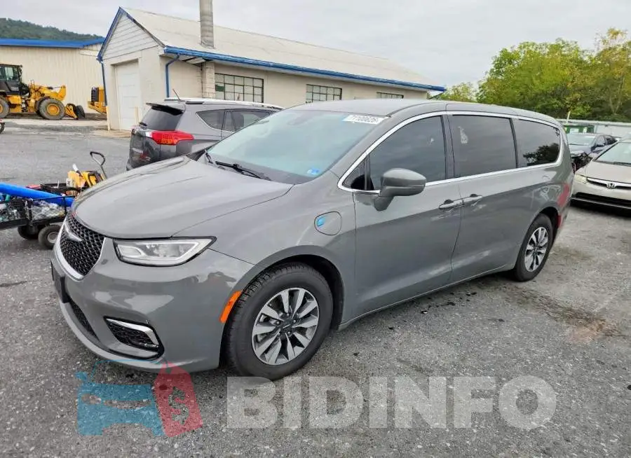 2C4RC1L74NR161168 Photo# 1