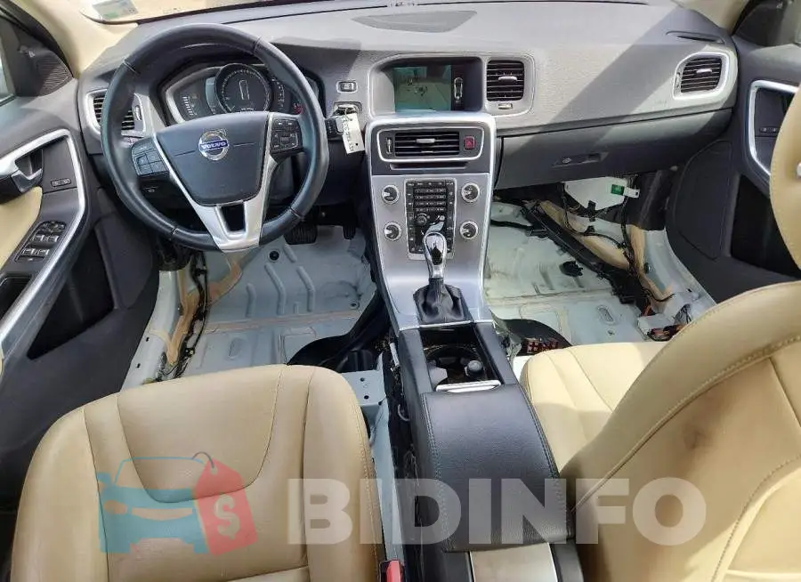LYV402HK9HB132692 Photo# 8